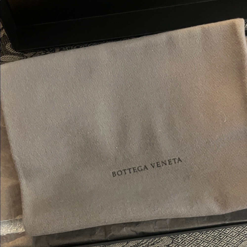 Bottega Veneta Metallic Gold Woven Mules - Picture 7 of 8